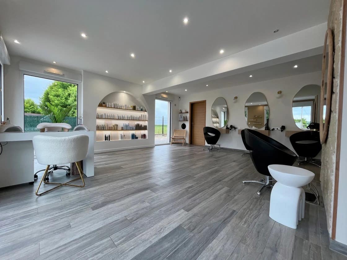 Intérieur du salon de coiffure La Parenthèse by Lolita